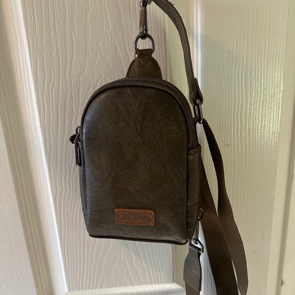 Wrangler cross body bag